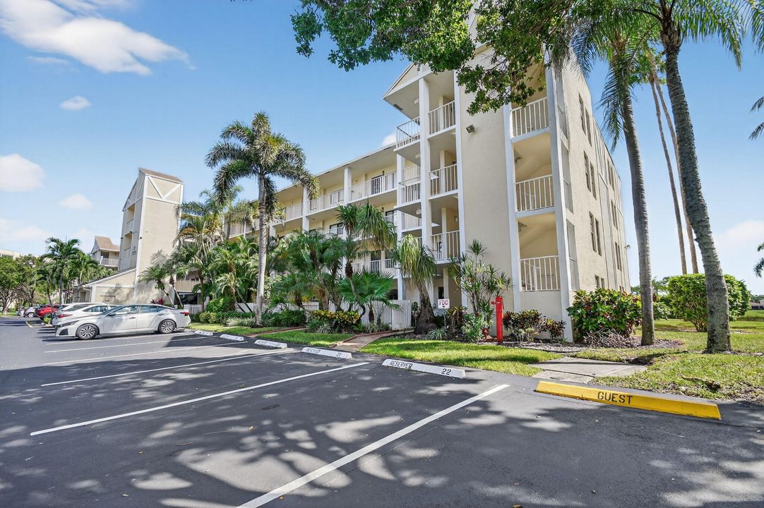 For Sale: $285,000 (2 beds, 2 baths, 1220 Square Feet)