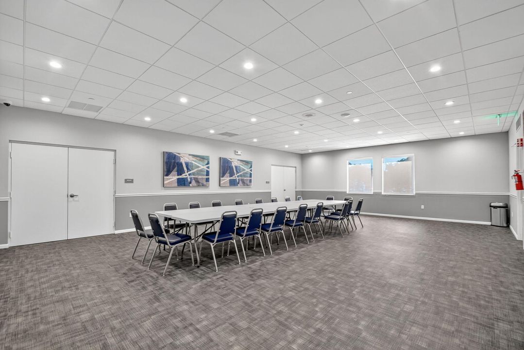 For Sale: $285,000 (2 beds, 2 baths, 1220 Square Feet)