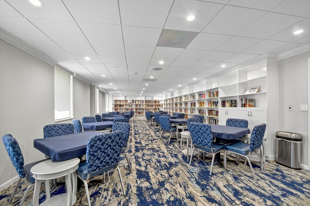 For Sale: $285,000 (2 beds, 2 baths, 1220 Square Feet)