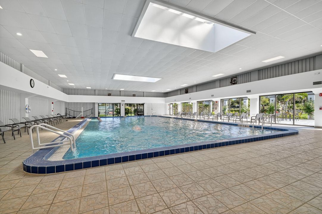 For Sale: $285,000 (2 beds, 2 baths, 1220 Square Feet)