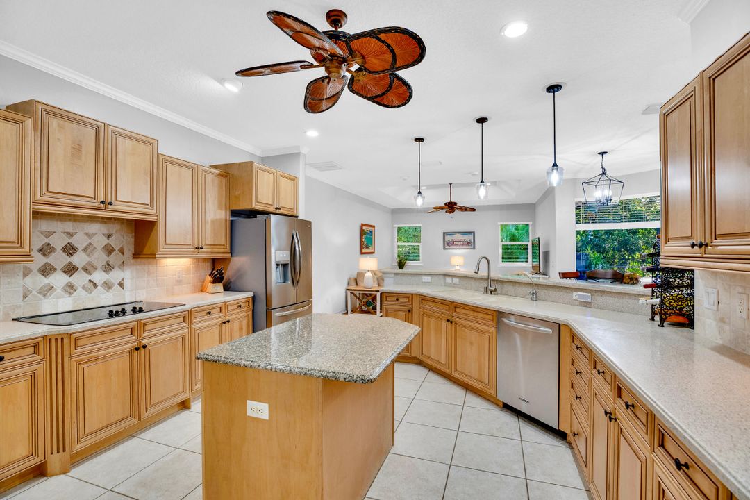 En Venta: $659,968 (3 camas, 2 baños, 2702 Pies cuadrados)