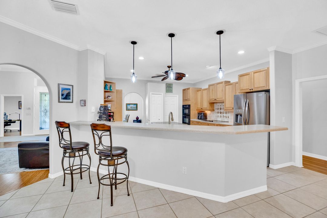 En Venta: $659,968 (3 camas, 2 baños, 2702 Pies cuadrados)