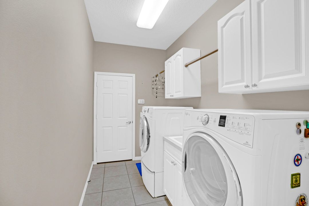 En Venta: $659,968 (3 camas, 2 baños, 2702 Pies cuadrados)