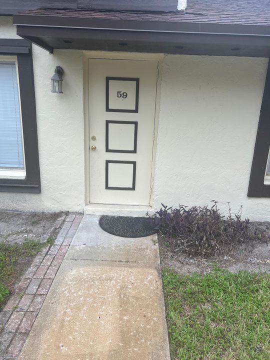 Recently Rented: $2,200 (3 beds, 1 baths, 877 Square Feet)