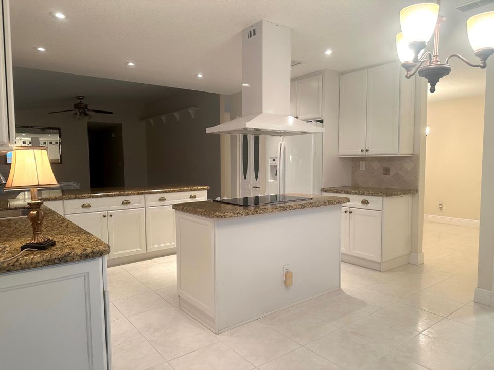 For Sale: $835,000 (4 beds, 2 baths, 1944 Square Feet)