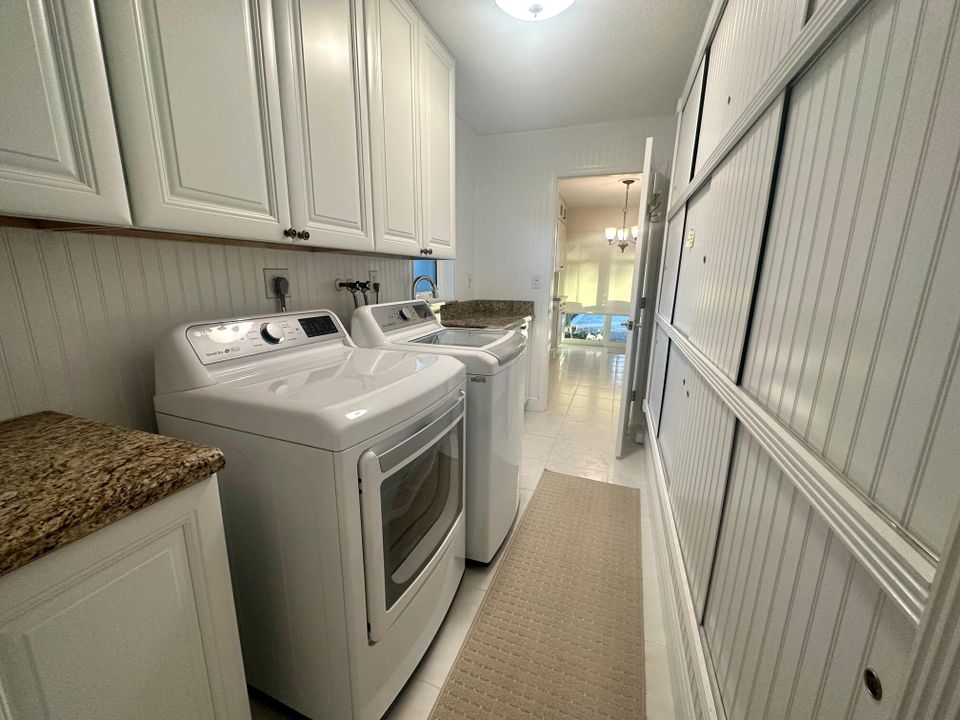 For Sale: $835,000 (4 beds, 2 baths, 1944 Square Feet)