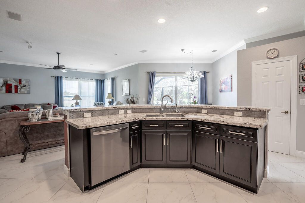 En Venta: $1,650,000 (5 camas, 4 baños, 3604 Pies cuadrados)