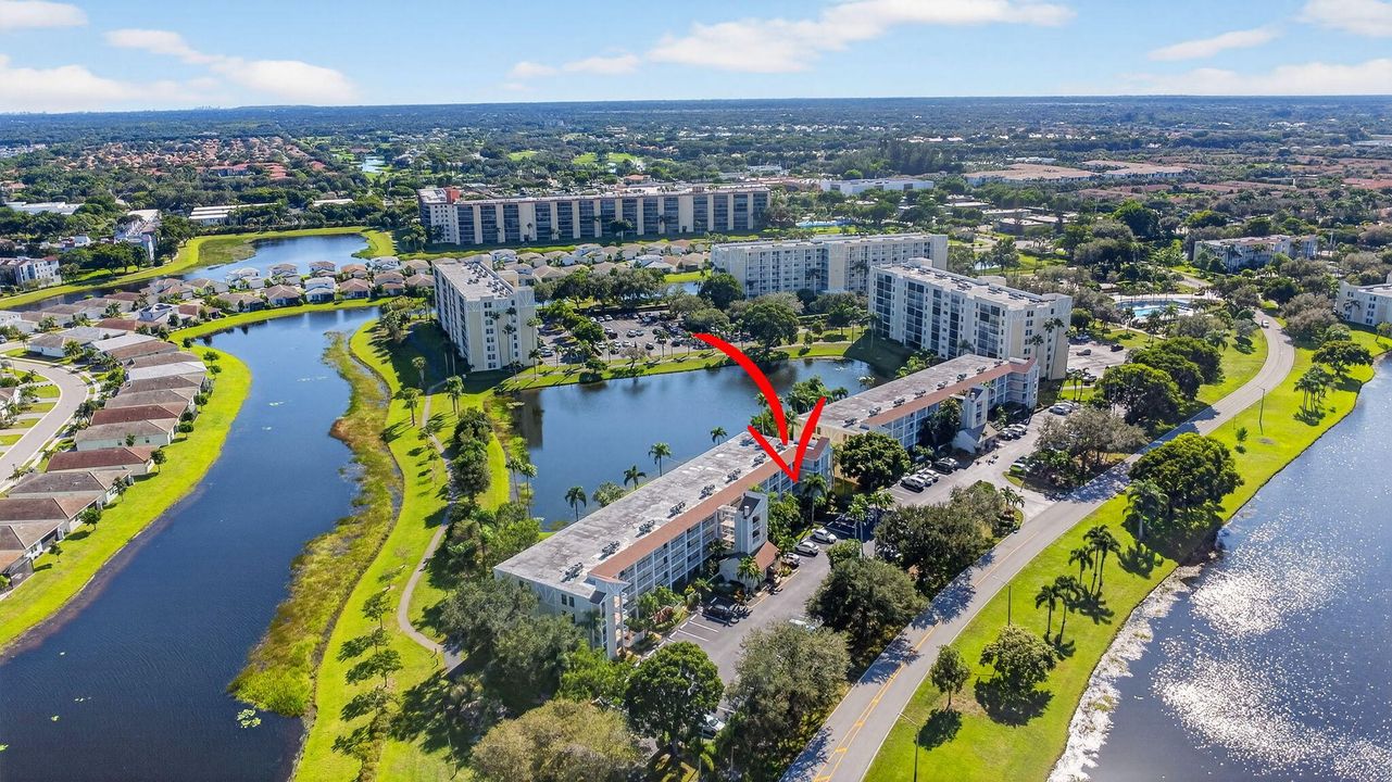 For Sale: $285,000 (2 beds, 2 baths, 1220 Square Feet)