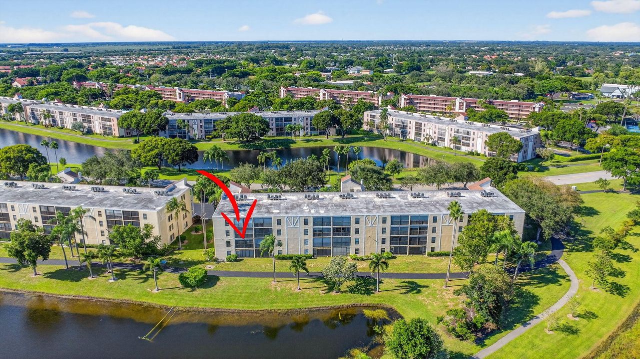 For Sale: $285,000 (2 beds, 2 baths, 1220 Square Feet)