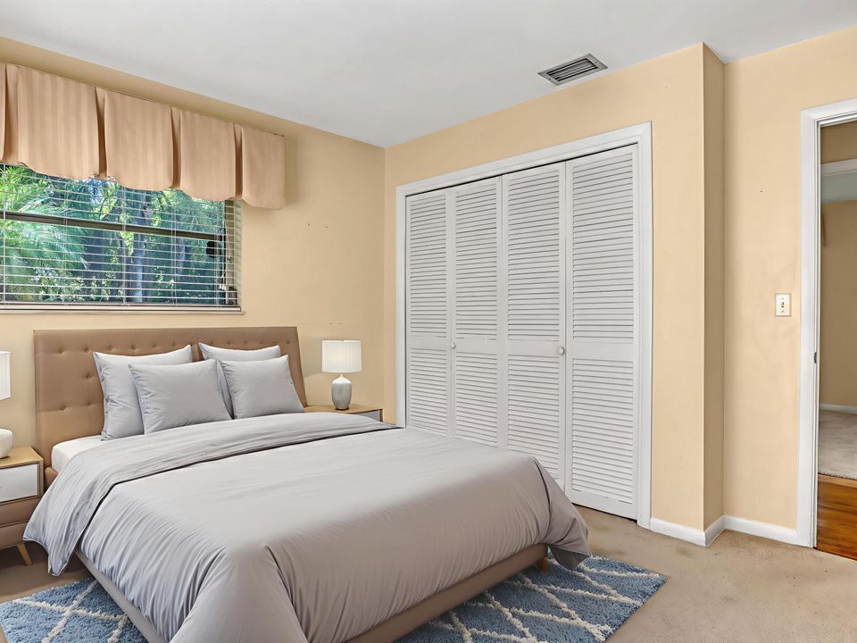 合同活跃: $639,000 (3 贝兹, 2 浴室, 1792 平方英尺)