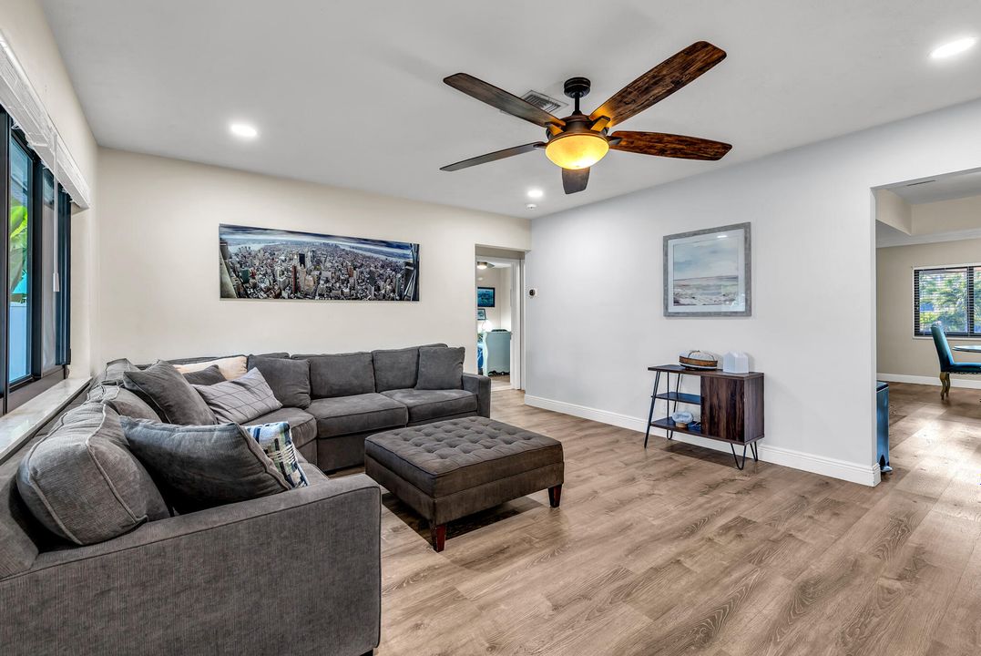 На продажу: $658,000 (3 спален, 2 ванн, 1672 Квадратных фут)