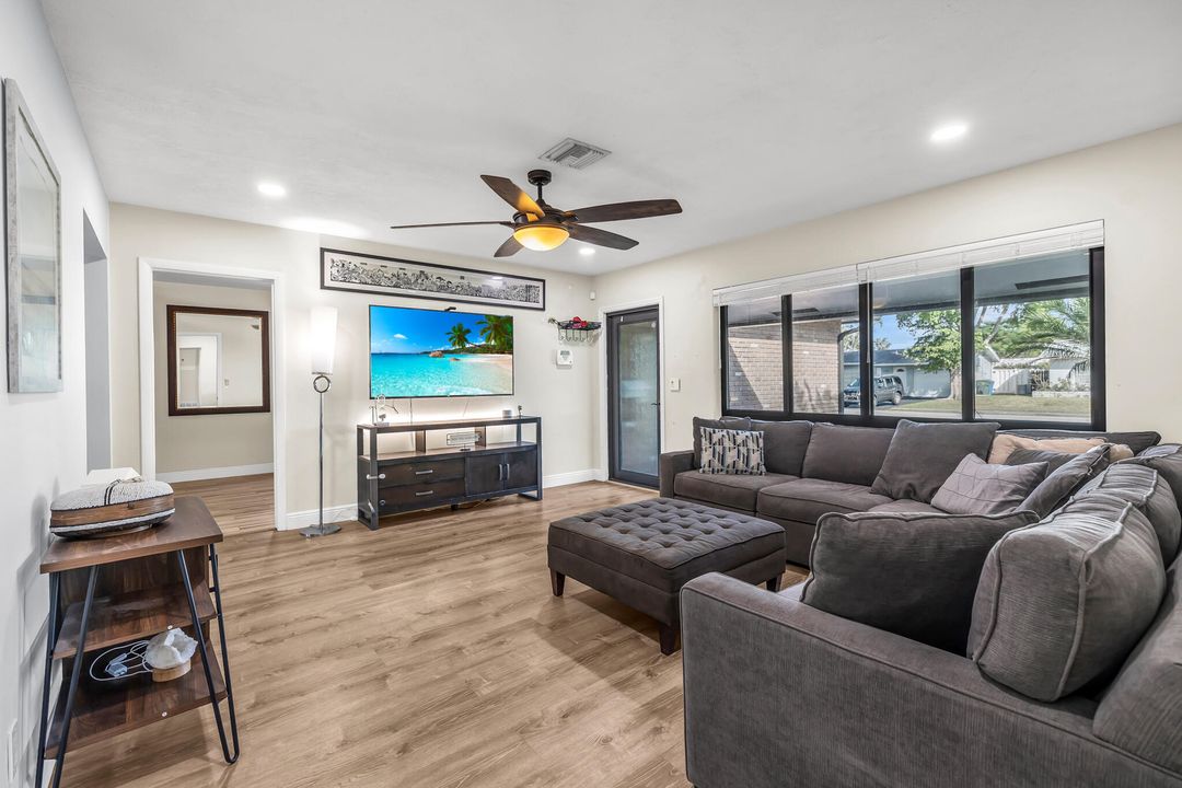 На продажу: $658,000 (3 спален, 2 ванн, 1672 Квадратных фут)