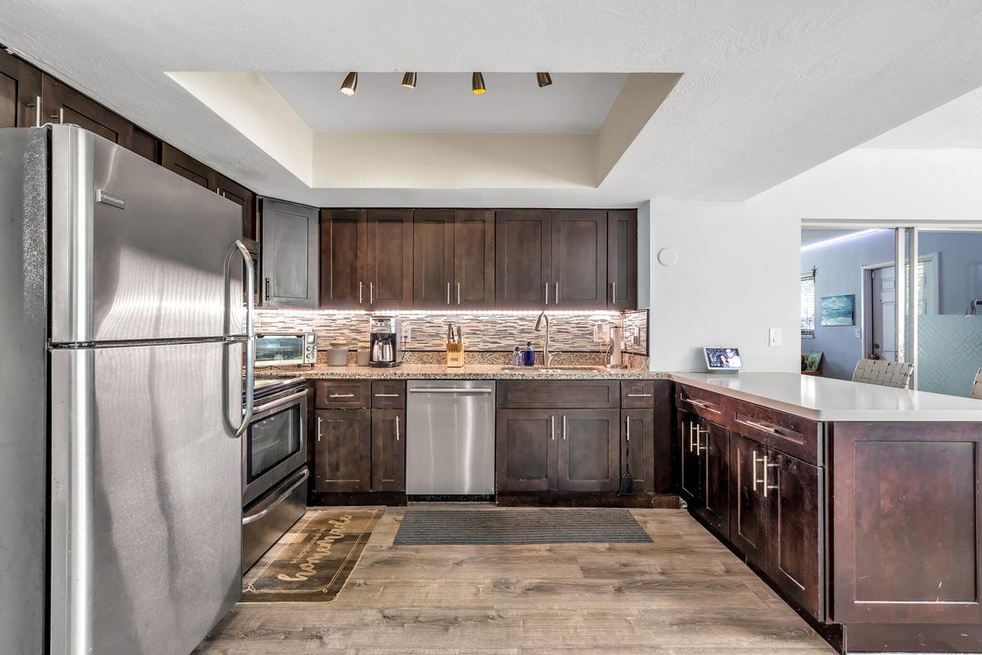 На продажу: $658,000 (3 спален, 2 ванн, 1672 Квадратных фут)