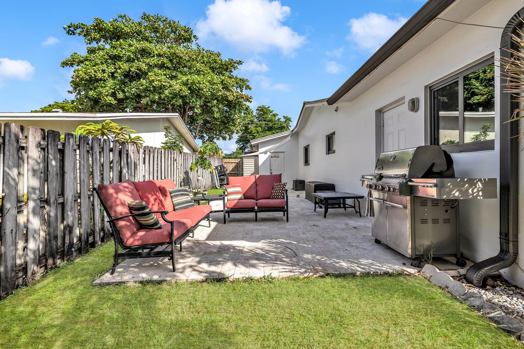 На продажу: $658,000 (3 спален, 2 ванн, 1672 Квадратных фут)