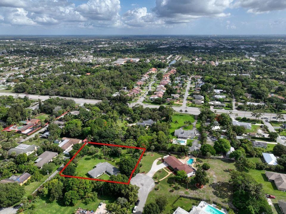 合同活跃: $639,000 (3 贝兹, 2 浴室, 1792 平方英尺)