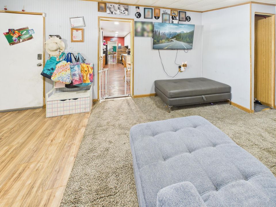 На продажу: $257,000 (5 спален, 3 ванн, 1816 Квадратных фут)