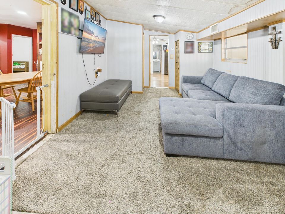 На продажу: $257,000 (5 спален, 3 ванн, 1816 Квадратных фут)