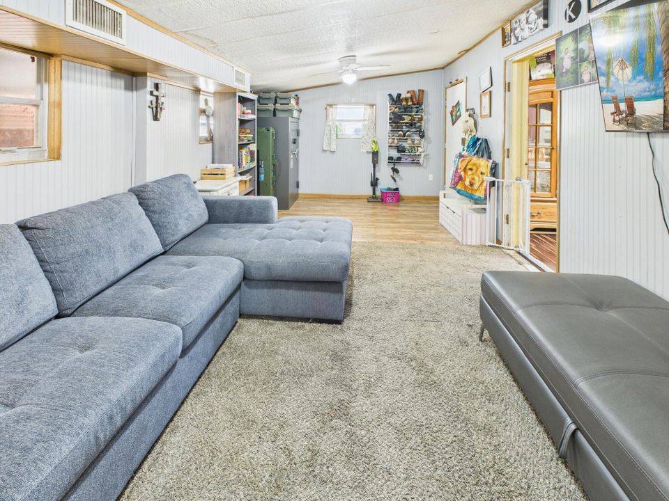 На продажу: $257,000 (5 спален, 3 ванн, 1816 Квадратных фут)