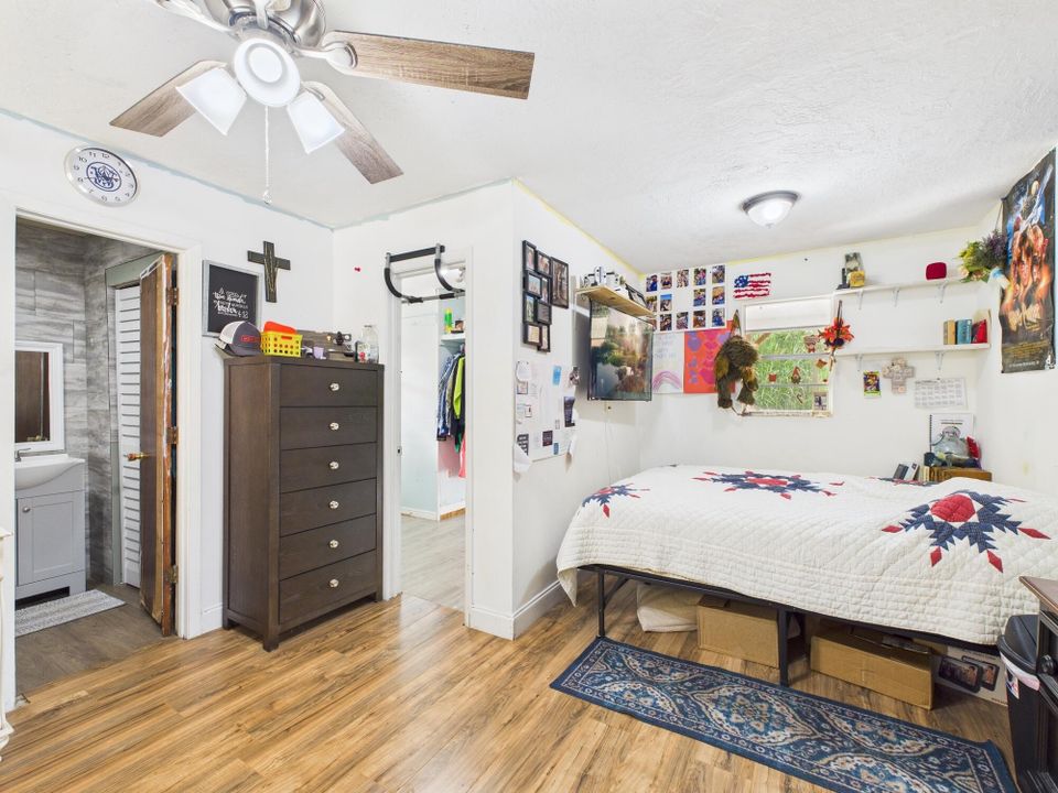 На продажу: $257,000 (5 спален, 3 ванн, 1816 Квадратных фут)