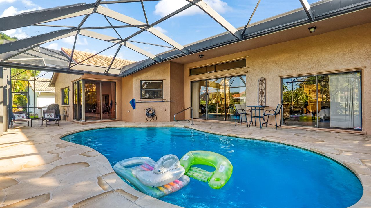 На продажу: $785,000 (3 спален, 2 ванн, 2404 Квадратных фут)