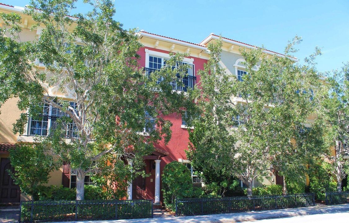 待售: $429,000 (3 贝兹, 3 浴室, 1956 平方英尺)