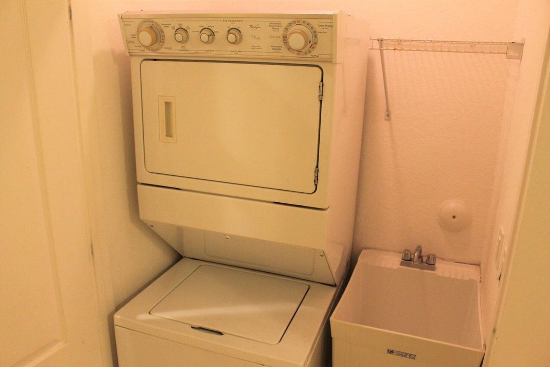 待售: $429,000 (3 贝兹, 3 浴室, 1956 平方英尺)