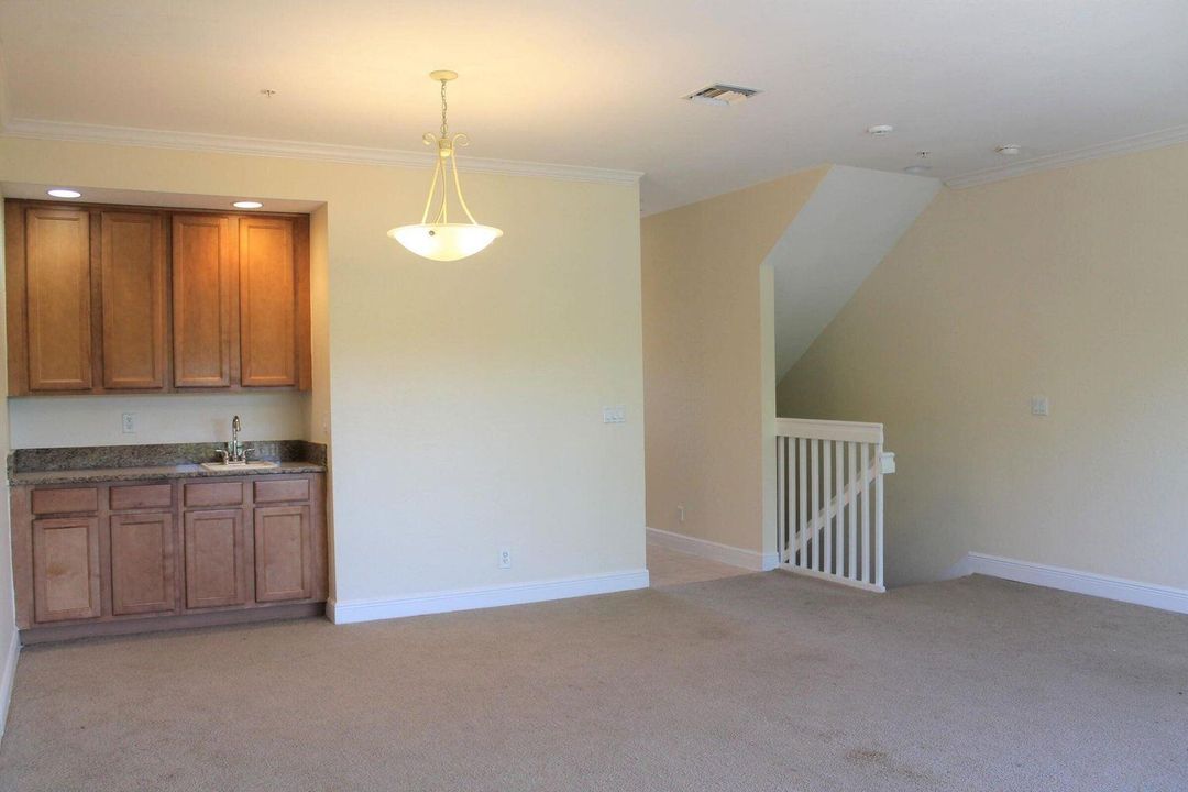 待售: $429,000 (3 贝兹, 3 浴室, 1956 平方英尺)