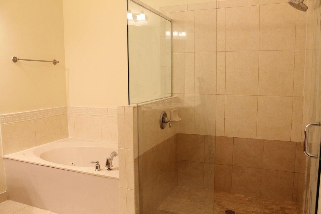 待售: $429,000 (3 贝兹, 3 浴室, 1956 平方英尺)