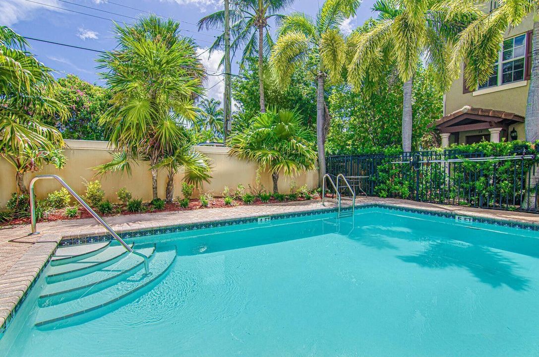 待售: $429,000 (3 贝兹, 3 浴室, 1956 平方英尺)