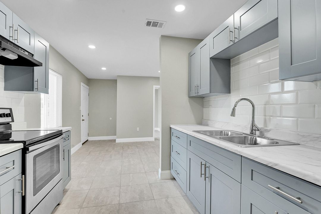 待售: $234,990 (3 贝兹, 1 浴室, 753 平方英尺)