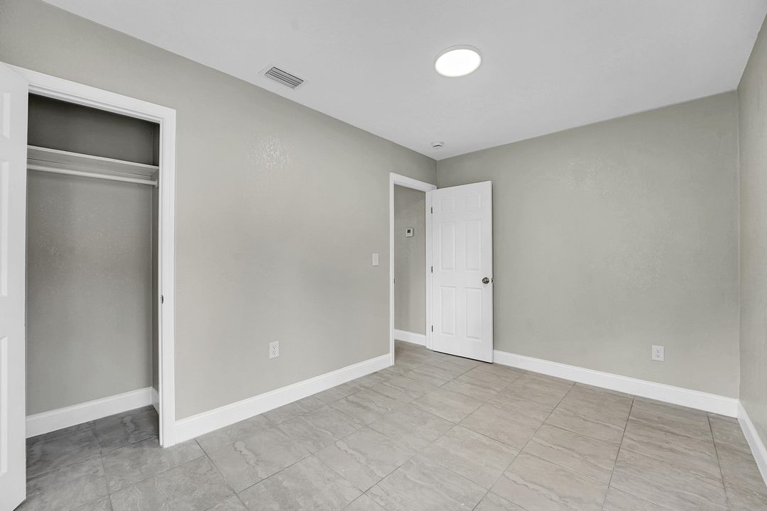 待售: $234,990 (3 贝兹, 1 浴室, 753 平方英尺)