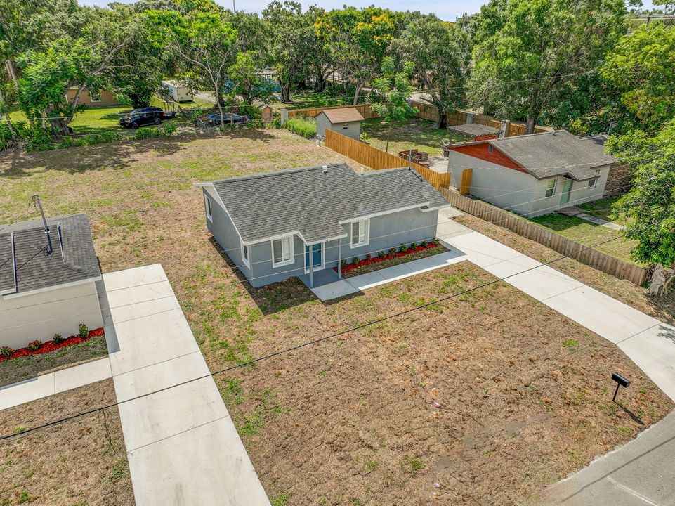 待售: $234,990 (3 贝兹, 1 浴室, 753 平方英尺)