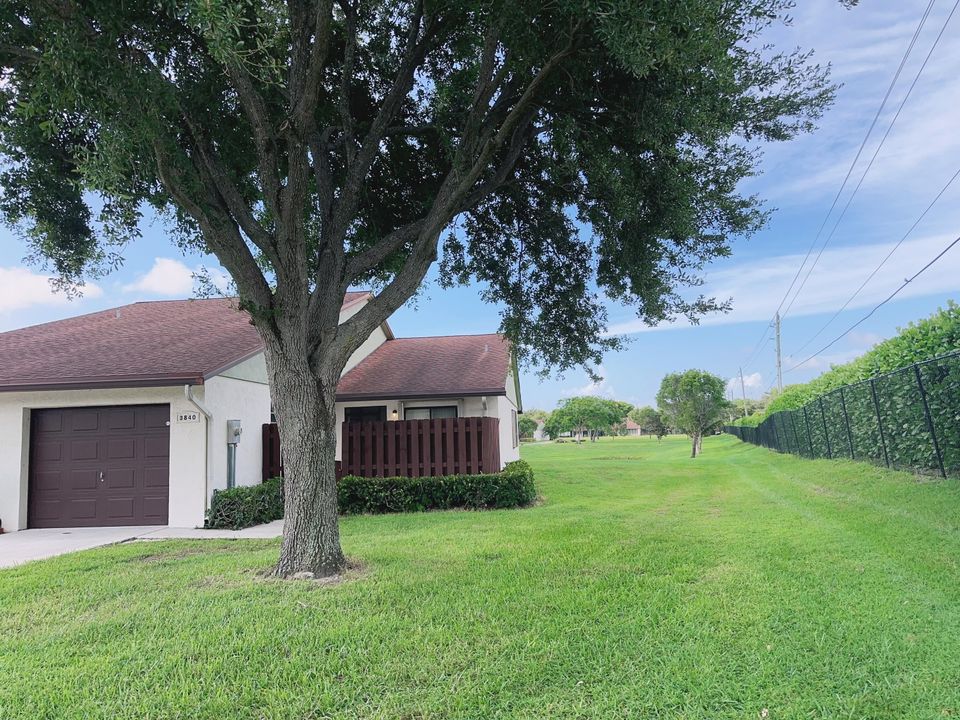 For Sale: $289,999 (2 beds, 2 baths, 1316 Square Feet)