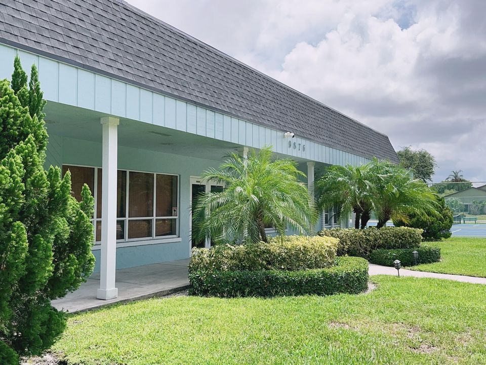 For Sale: $289,999 (2 beds, 2 baths, 1316 Square Feet)