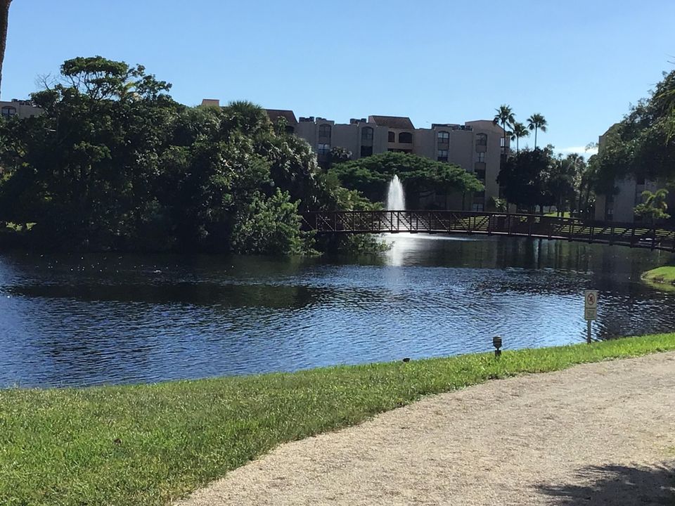 For Rent: $3,200 (2 beds, 2 baths, 1175 Square Feet)