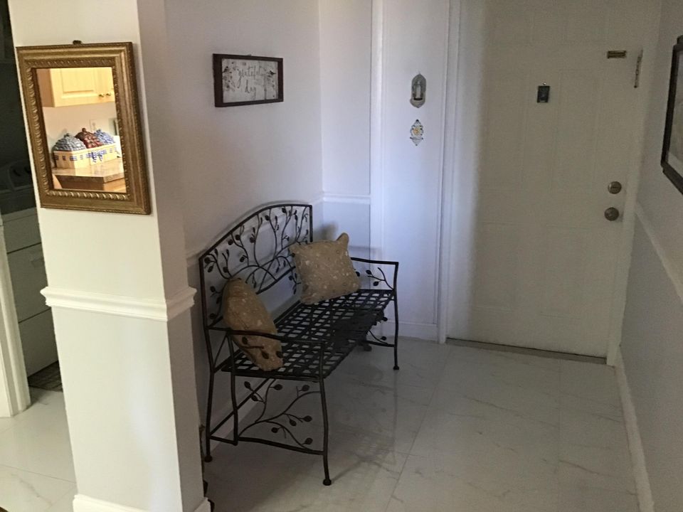 For Rent: $3,200 (2 beds, 2 baths, 1175 Square Feet)