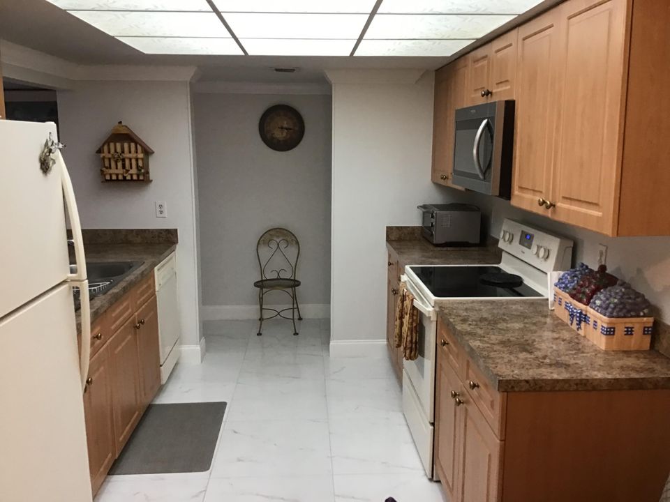 For Rent: $3,200 (2 beds, 2 baths, 1175 Square Feet)