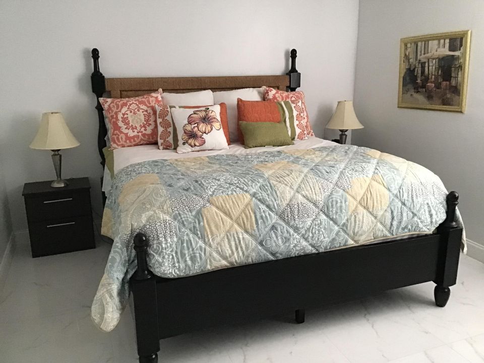 For Rent: $3,200 (2 beds, 2 baths, 1175 Square Feet)