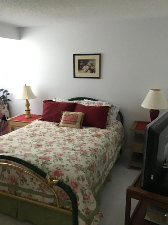 For Rent: $3,200 (2 beds, 2 baths, 1175 Square Feet)