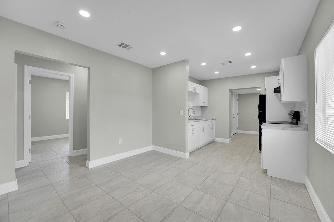 待售: $239,990 (3 贝兹, 1 浴室, 753 平方英尺)