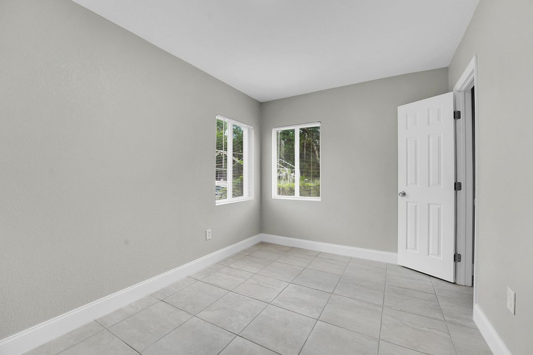 待售: $239,990 (3 贝兹, 1 浴室, 753 平方英尺)