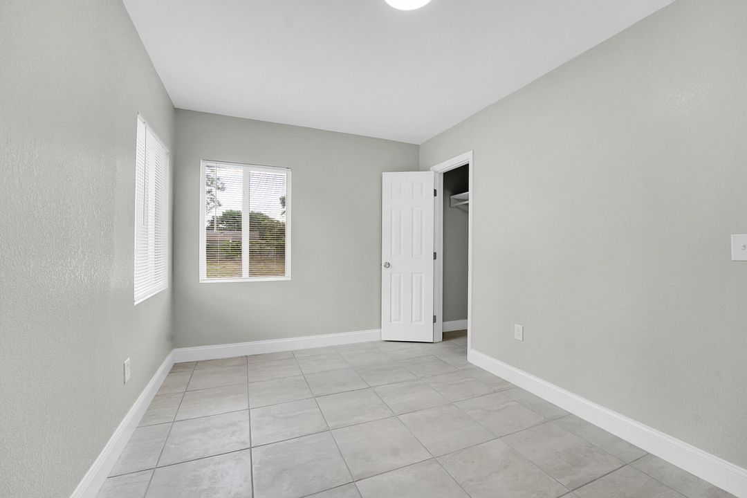 待售: $239,990 (3 贝兹, 1 浴室, 753 平方英尺)