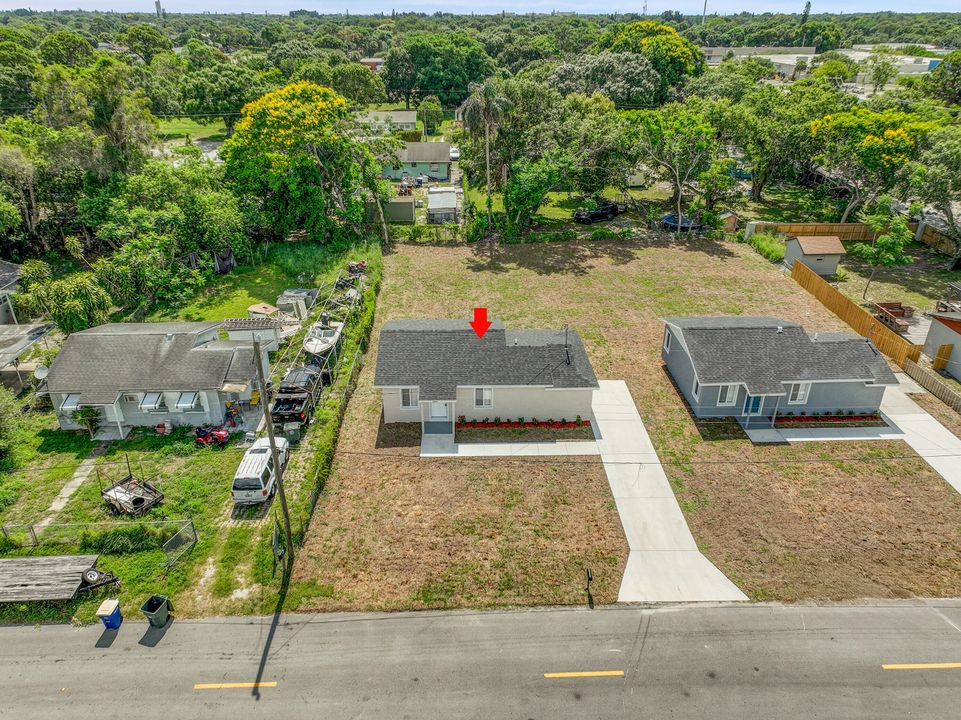 待售: $239,990 (3 贝兹, 1 浴室, 753 平方英尺)