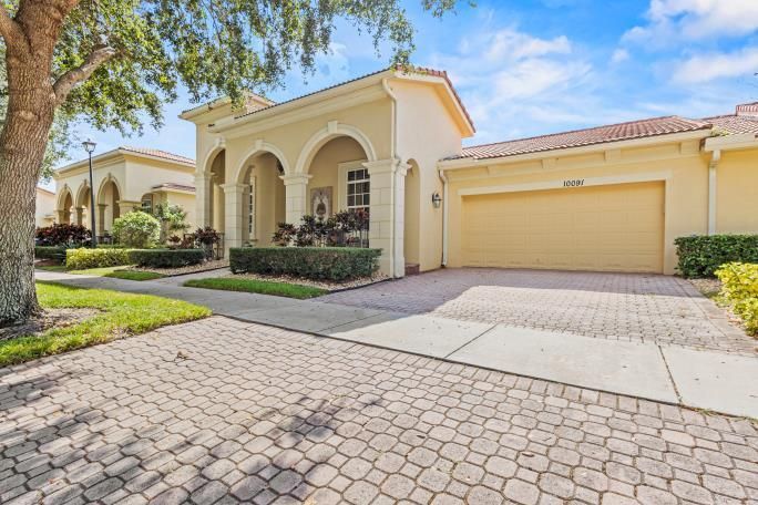 Active With Contract: $399,900 (2 beds, 2 baths, 1780 Square Feet)