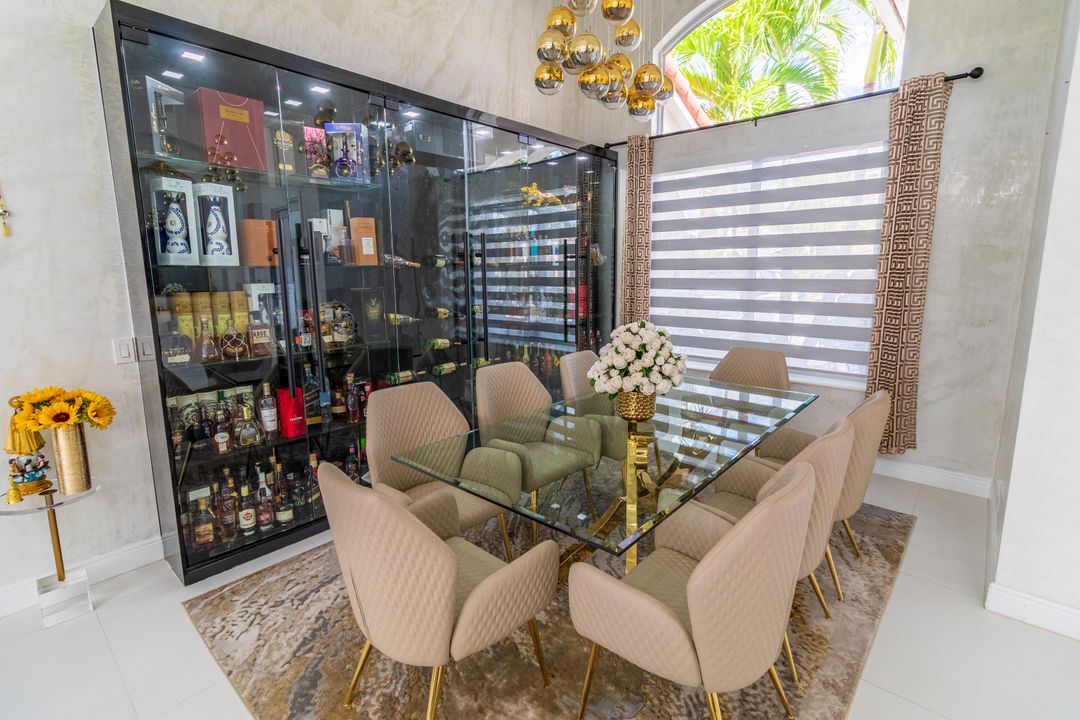 待售: $1,650,000 (5 贝兹, 4 浴室, 4460 平方英尺)