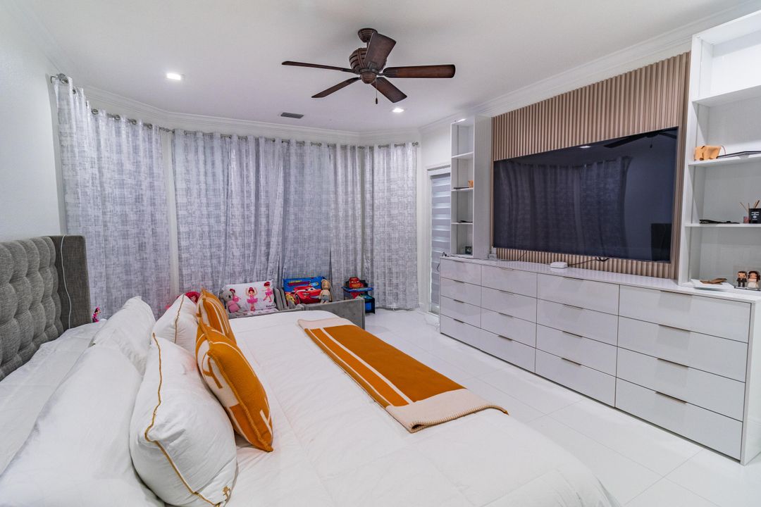 待售: $1,650,000 (5 贝兹, 4 浴室, 4460 平方英尺)