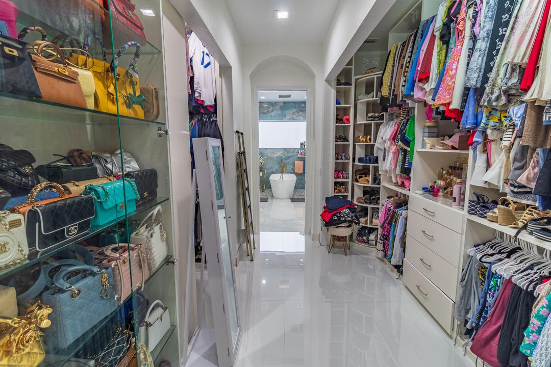 待售: $1,650,000 (5 贝兹, 4 浴室, 4460 平方英尺)