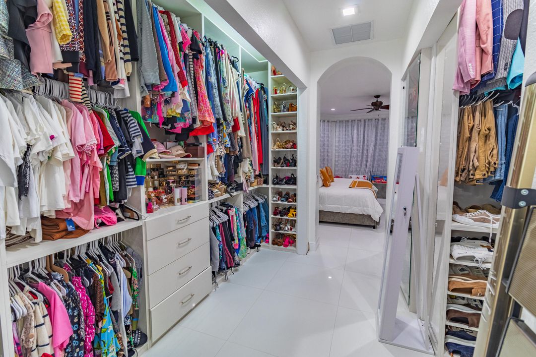 待售: $1,650,000 (5 贝兹, 4 浴室, 4460 平方英尺)