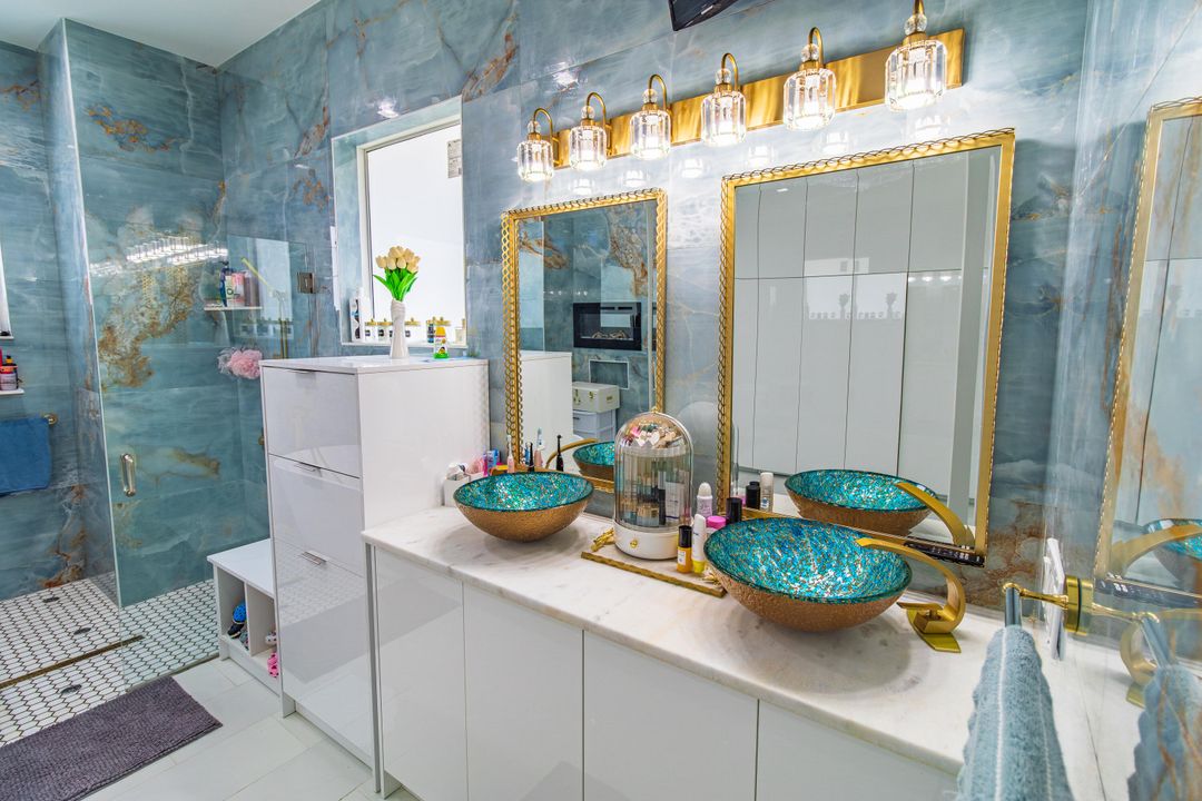 待售: $1,650,000 (5 贝兹, 4 浴室, 4460 平方英尺)