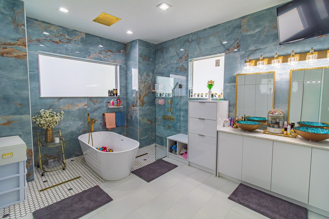 待售: $1,650,000 (5 贝兹, 4 浴室, 4460 平方英尺)